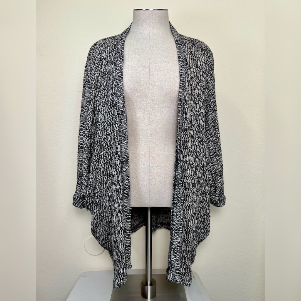 Painted Threads Black & Tan Knit Dolman Sleeve Cocoon Sweater Size Medium
